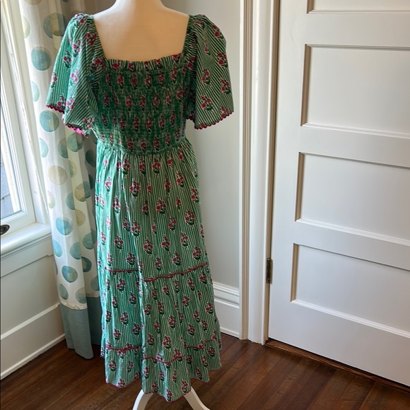 Floral Green Dress with Red Accents - Picture 6 of 10